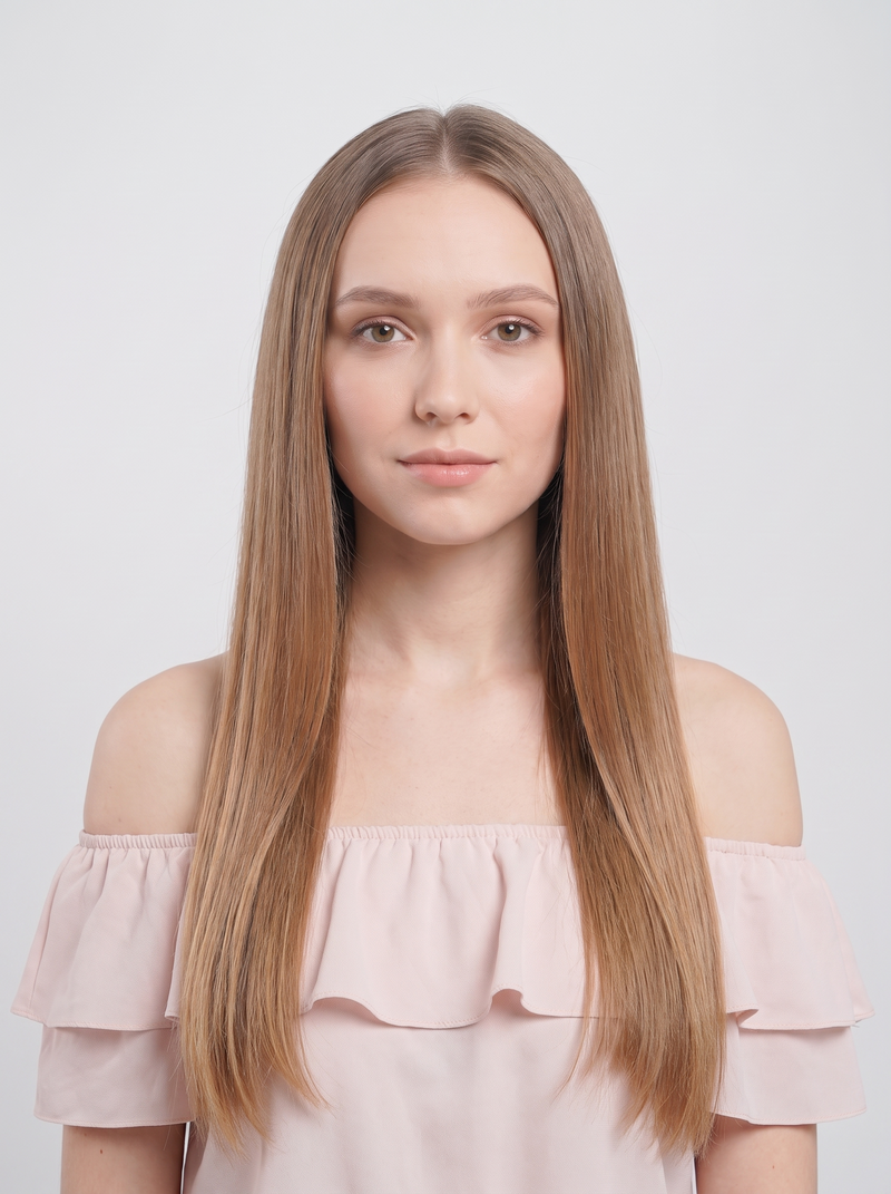 Avant : cheveux lisses (image d'illustration)